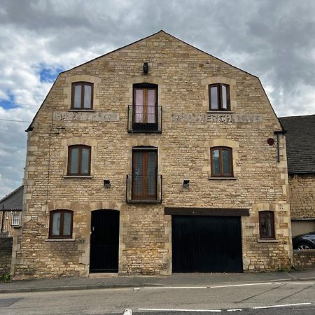 Central Studio Suite - Modern Stay With Free Wifi Stamford Esterno foto
