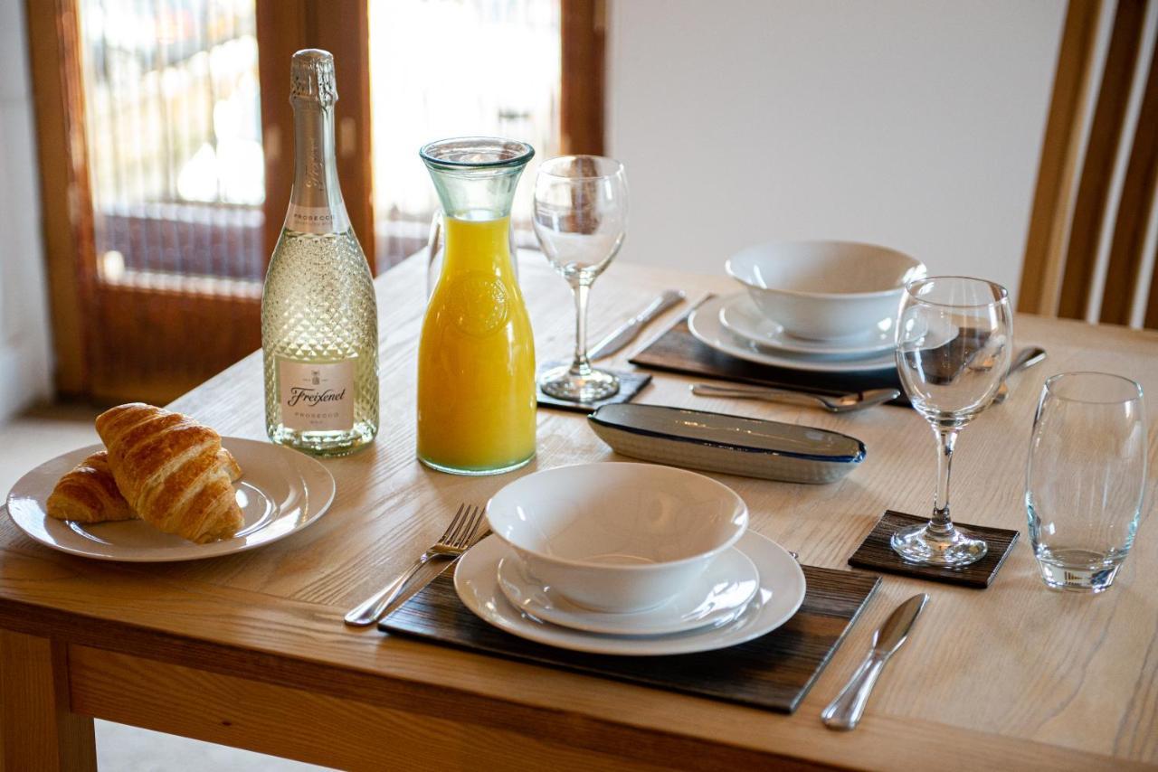 Central Studio Suite - Modern Stay With Free Wifi Stamford Esterno foto